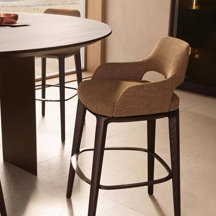 Commercial Kitchen Designer - مقعد مرتفع أنيق ومريح من الجلد