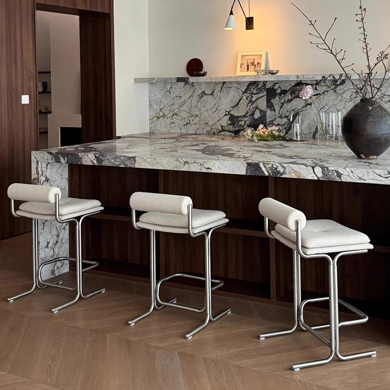 كرسي بار مستوحى من باوهاوس، كر - مراجعة Commercial Kitchen Designer وسعره